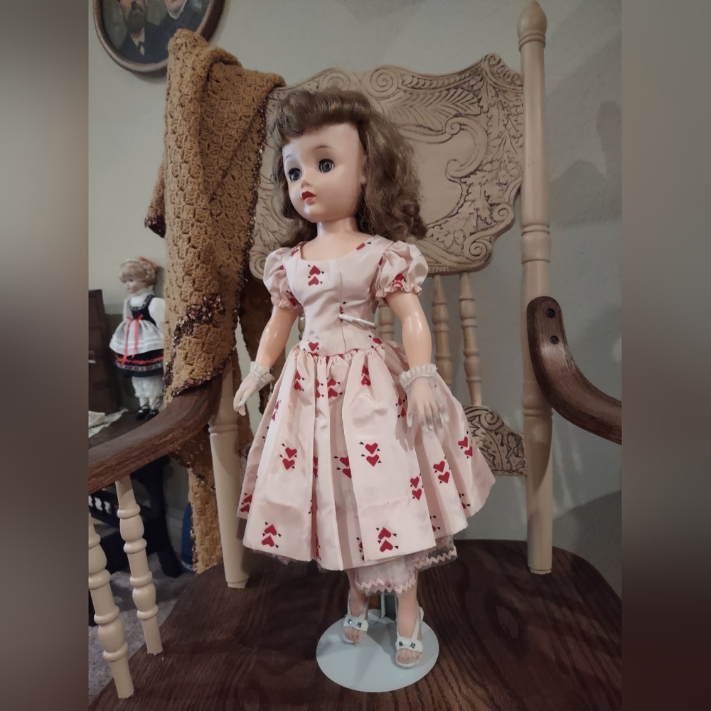 Vintage VT-20 Revlon Doll - Picture 4 of 8